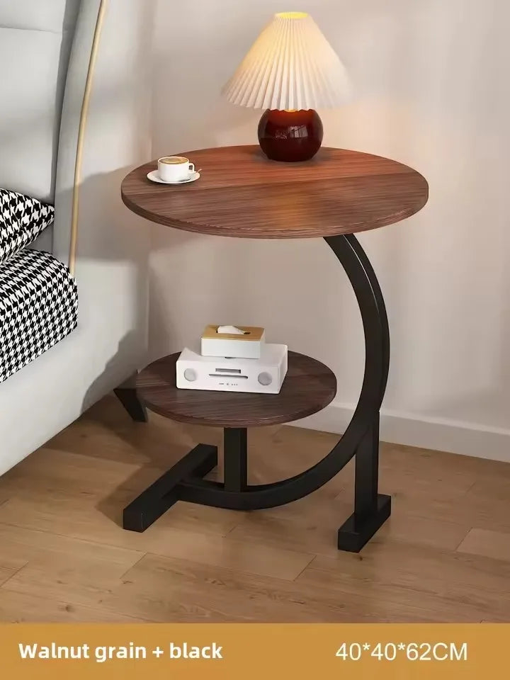 Designový zlatý konferenční stolek – elegantní kulatý odkládací stolek